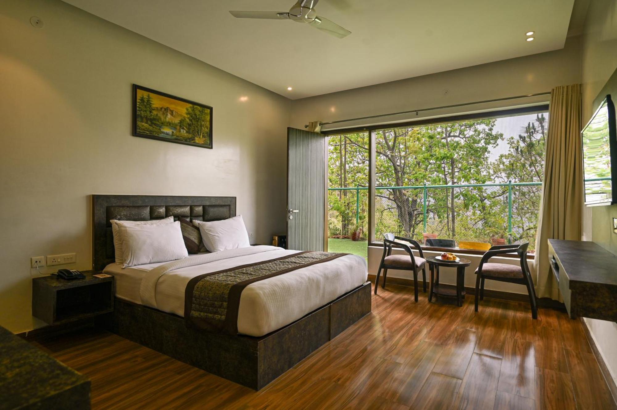 Aavaas Hill Resort Lansdowne Ngoại thất bức ảnh