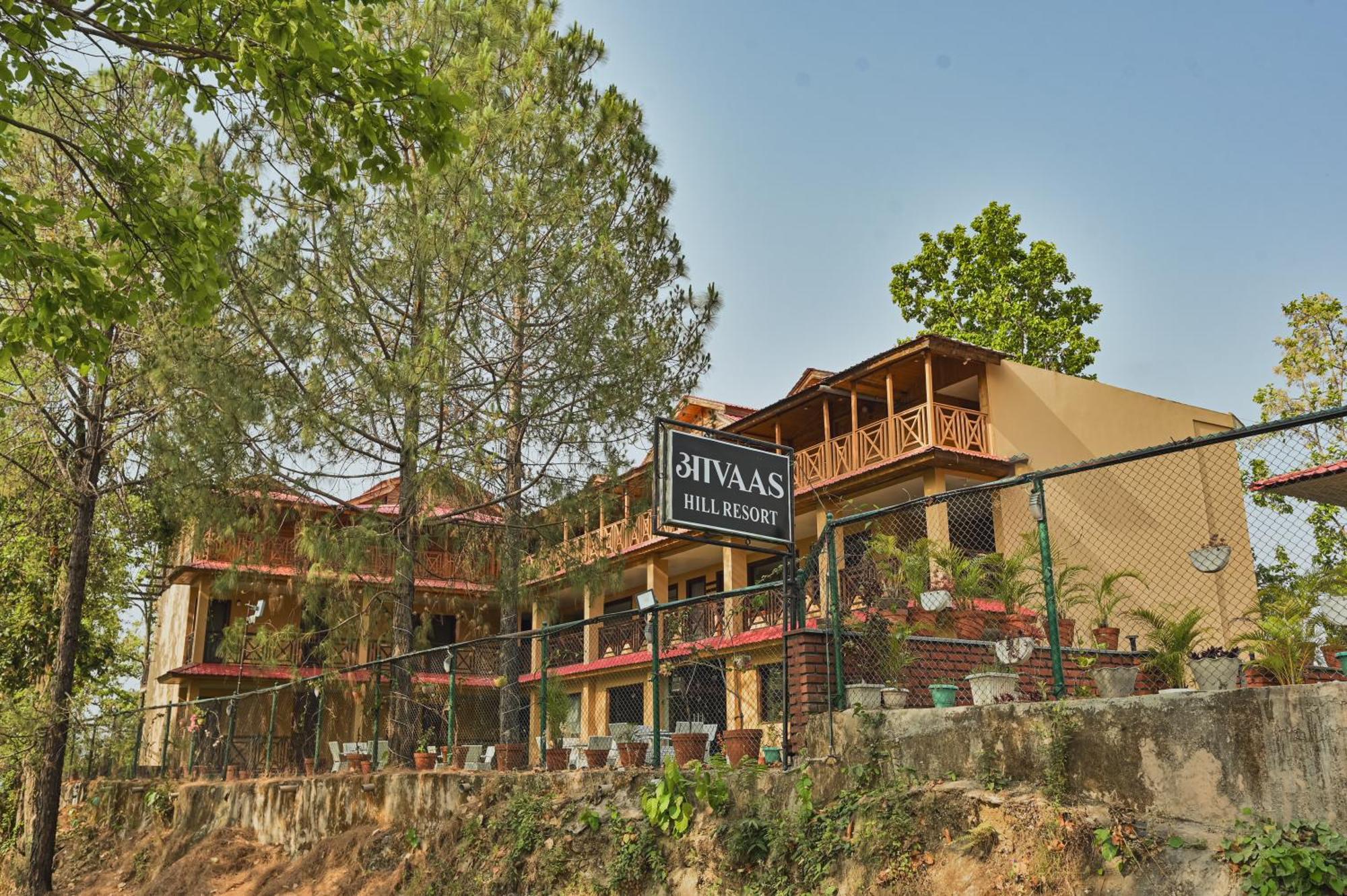 Aavaas Hill Resort Lansdowne Ngoại thất bức ảnh