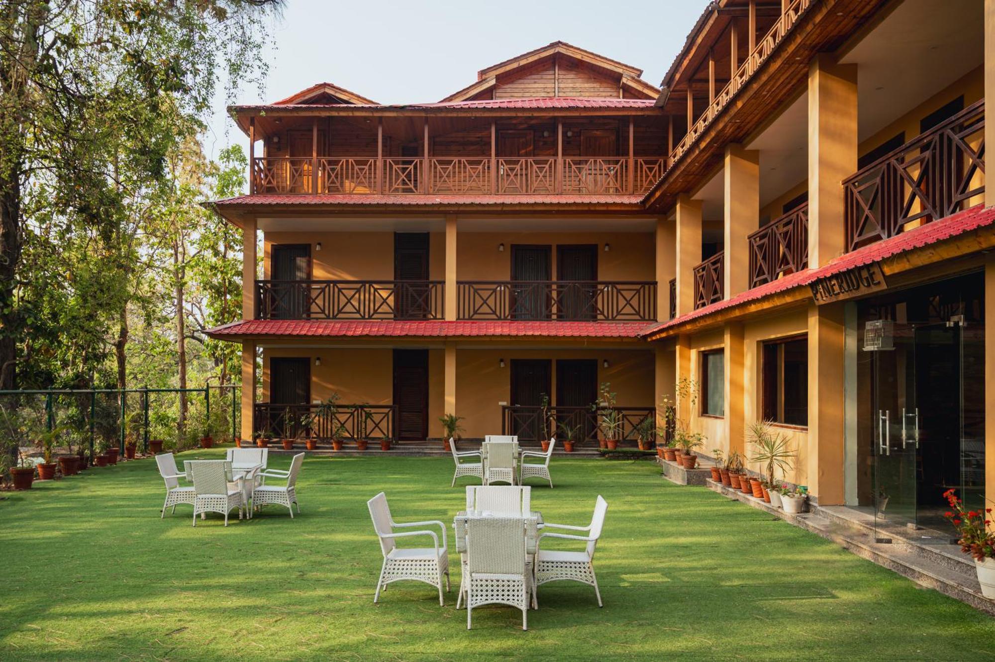 Aavaas Hill Resort Lansdowne Ngoại thất bức ảnh